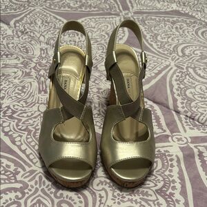 Dana Buchman Metallic Wedges
